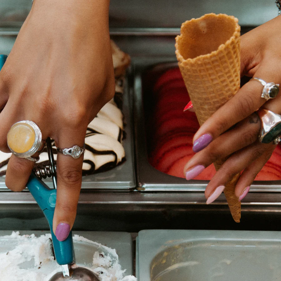 3 Scoops Please - Image 4